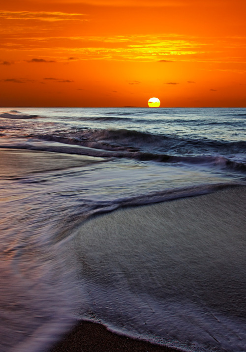coiour-my-world:an evening at the beach