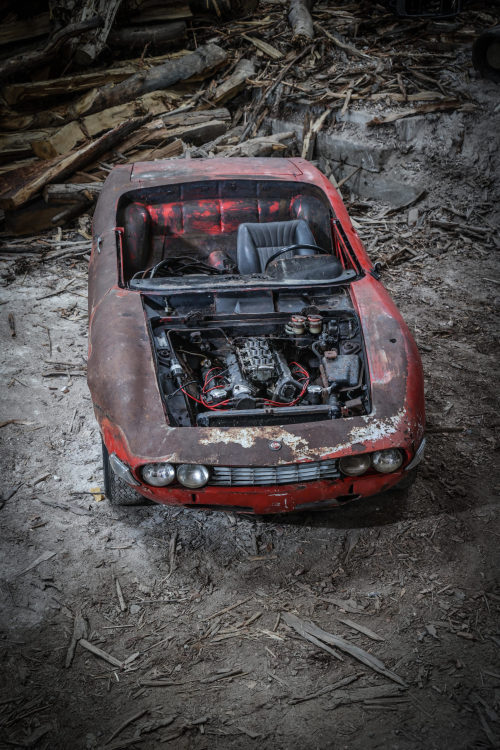 zombilenium: Barn-find 1968 Fiat Dino SpiderCourtesy: Historics Auctioneers 