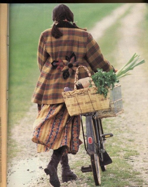 olgainoue:long live the extravagance with it’s mix-and-match patterns and styles!BURDA 1994/8