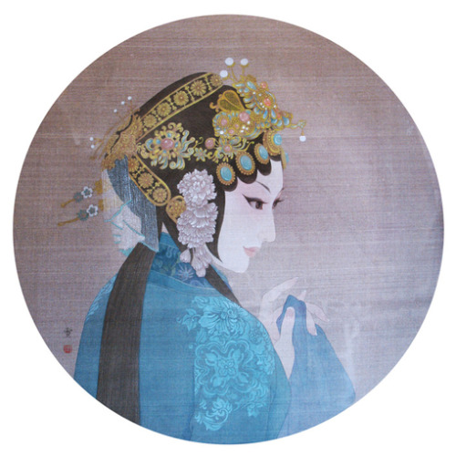 changan-moon:Portraitures of Dan by Gongbi artist Zhou Xue(周雪). The Dan (旦) refers to any female rol