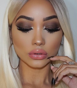 xjessrr:  bestofbarbie:  👑 luxury Barbie