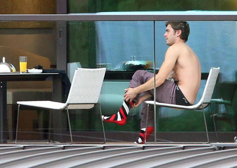 specialsockdrawer:  Zac Efron 