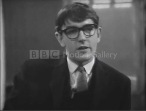 fuckyeahpetercook: (via unapaperbackwriter) These two pictures are stills from the video linked in t