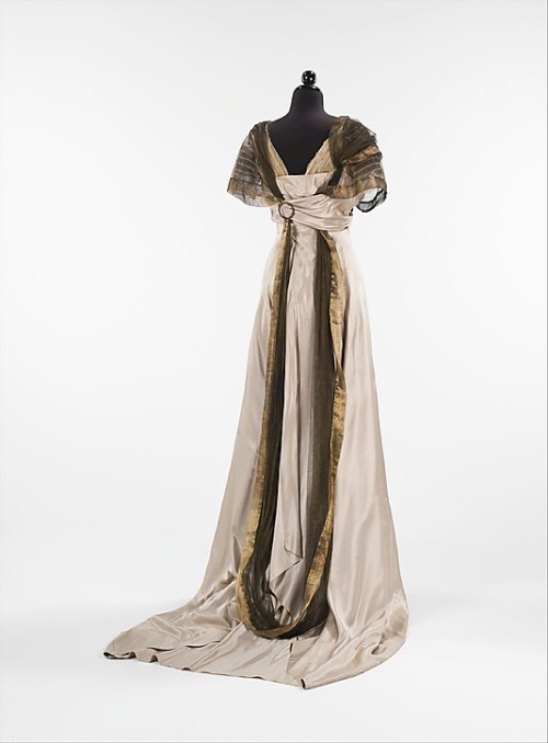 the-garden-of-delights: Evening dress, 1914, Callot Soeurs, The Metropolitan Museum of Art [x]. *dro