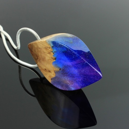 sosuperawesome:  Wood and Resin Pendants, Earrings and Rings, by Wood All Good on Etsy  See our ‘wood and resin’ tag 