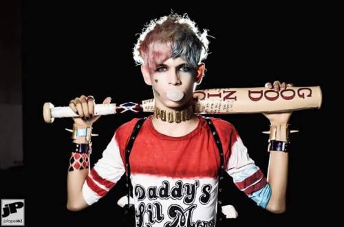dree18:  Love this!  Gender swap #harleyQuinn