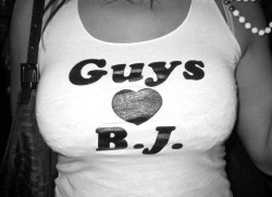 butterycolorfuleyes:  Like what you see? Checkout my profile and my blog (adults only!)