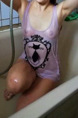 chastityboy1983femdomgirl1988:  Wet shirt