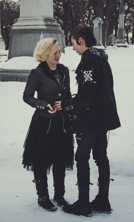 ava-bird:  Winter Goth 