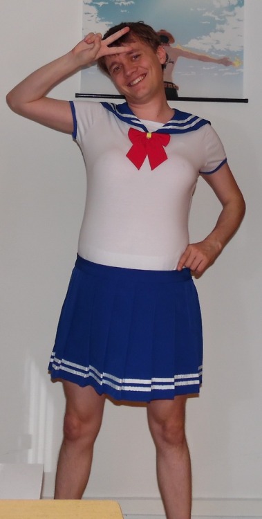 got myself a fun costume. I’ll need a wig if I ever want to wear it to anything though :)
