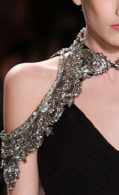 notordinaryfashion:  Monique Lhuillier - Details