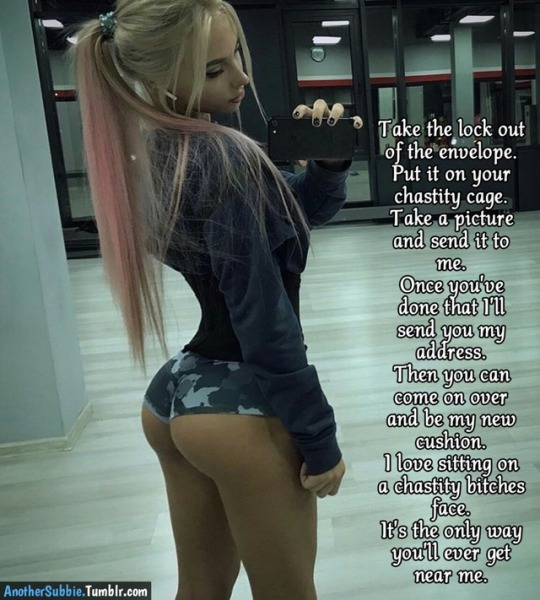 anothersubbie:  That ass could make many men do stupid things.  Sign me up! 😍😍🔐