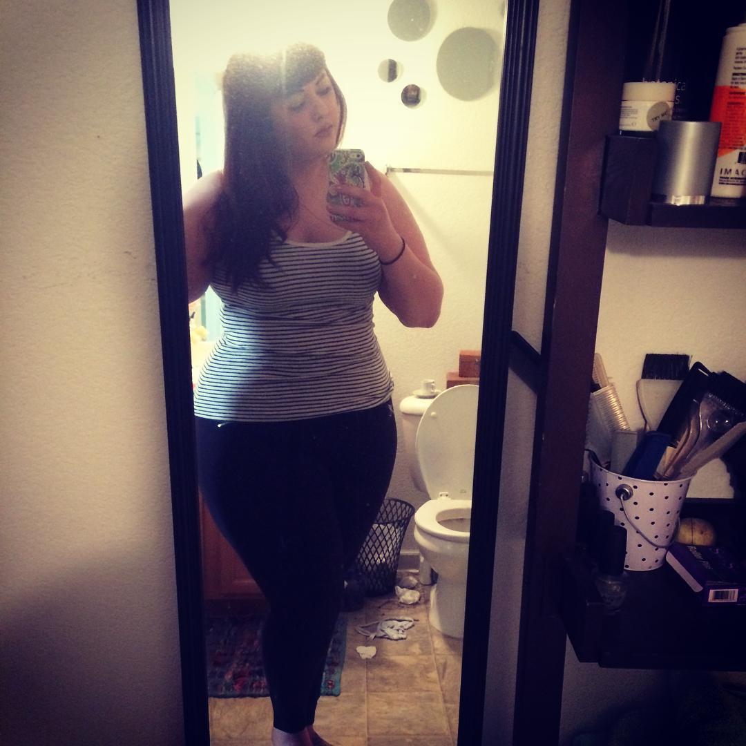 pinuppussycat:  I got a cute face, chubby waist. Thick legs, in shape 🔥🔥🔥