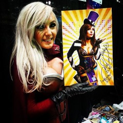 suppho0:  Stood in line for about an hour to meet this amazing lady and get a souvenir for my sister😶 #nycc #newyorkcomiccon #JessicaNigri #magneto #amazing #shewaswickednice