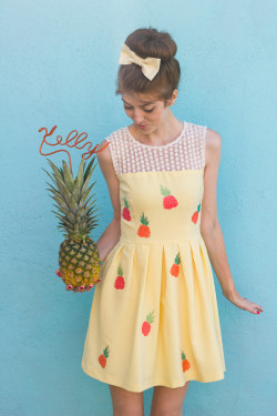 scissorsandthread:  Pineapple Dress | Studio DIY I super love this dress! And even better, you can have the same print on your dress, tshirt or bag of your choice. Just download the fab pineapple clipart from Studio DIY and follow her directions.