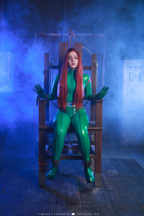 medomls:  PolliGulina  in Totally Spies Sam Latex Cosplay in catsuit from AnatomicLatex. Photo by vk.com/foto_khangin 