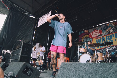 joe taylor of knuckle puck // vans warped tour 2016 © rachel park