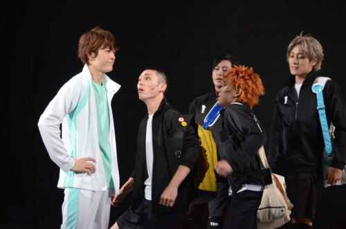 fencer-x: megumi86: Haikyuu stage play. So this pic: was so cool, because they then segued into some