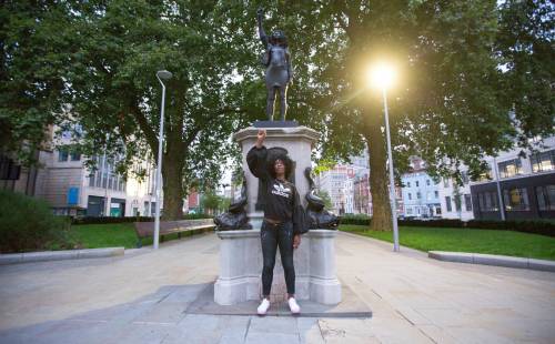 hater-of-terfs: Edward Colston statue replaced by sculpture of Black Lives Matter protester Jen Reid