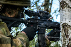 militaryarmament:  A Norwegian Soldier firing