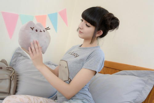 • Photography: fanored • Model: maysakaali & pusheenPusheen themed photoshoot! I really love thi