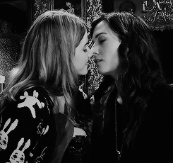 cosimacormier:  Hollstein kisses. [5/7] 
