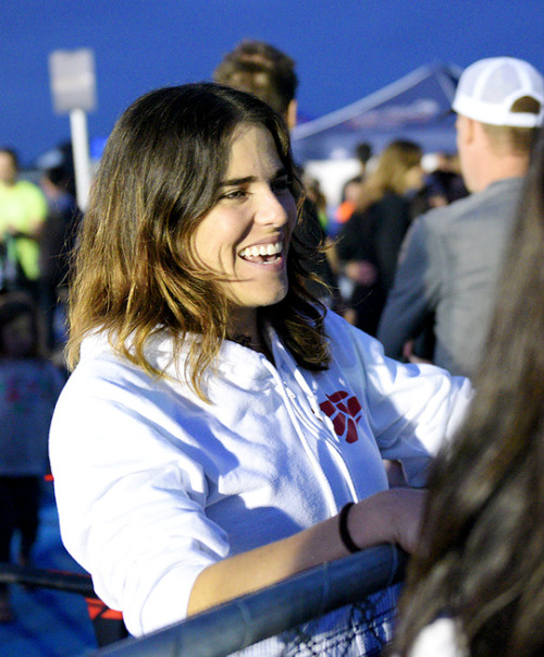 Karla Souza participates in the Nautica Malibu Triathlon at Zuma Beach on September 17, 2017.