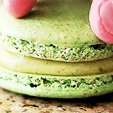 delicieuss:  french macarons 