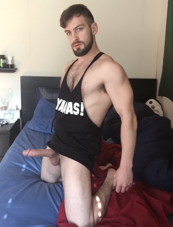 txcwbysexy:  colungafrank:   Bravo Delta         Stud