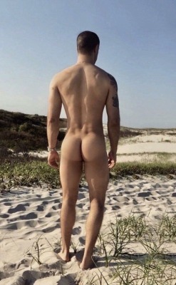 lifefornaked:  jimjimsstuff2view: http://lifefornaked.tumblr.com