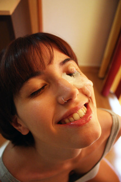 abraxasar:  this smile!  like to clean her with my tongue