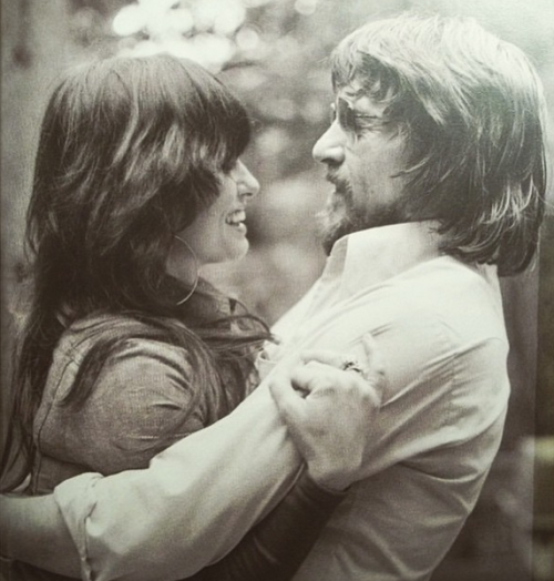 mowindowntheroses:  shopmidnightrider:  Real LoveJessi Colter & Waylon Jennings  Favorite❤