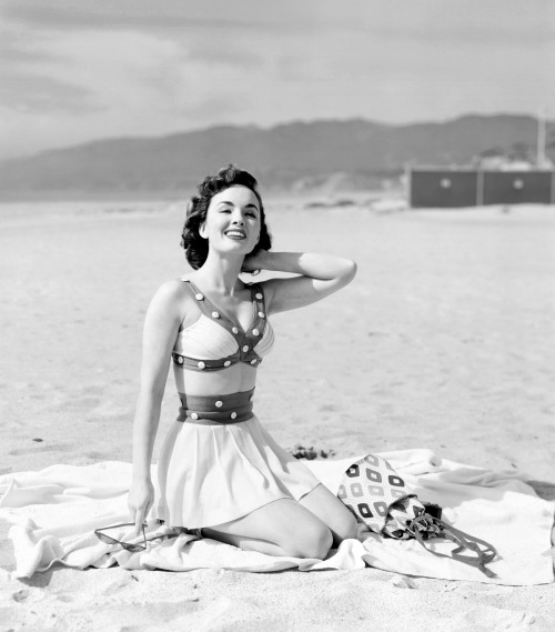 Ann Blythhttps://painted-face.com/ adult photos