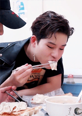 ch4nhvn:Countdown to Jooheon’s birthday: D-22↳ ABC’s of Jooheon: E is for Eating Food