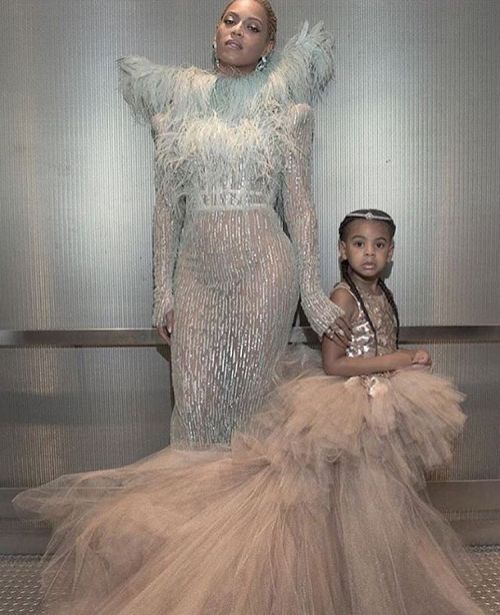 Bey gave life last night at the VMAs. Look at these dresses tho@beyonce www.2FroChicks.comYouTube.co