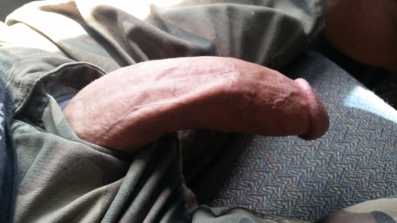 hungdudes:  mark submitted: Trouser snake