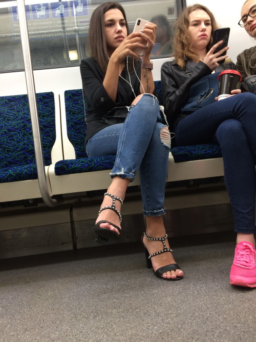 Beautiful lady in metro, hot feet! 