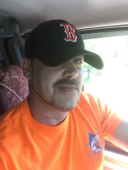 amrb2015:This man is fucking hot!!!! Girls, what you think? Who wants to fuck him? Reblog if you’re 