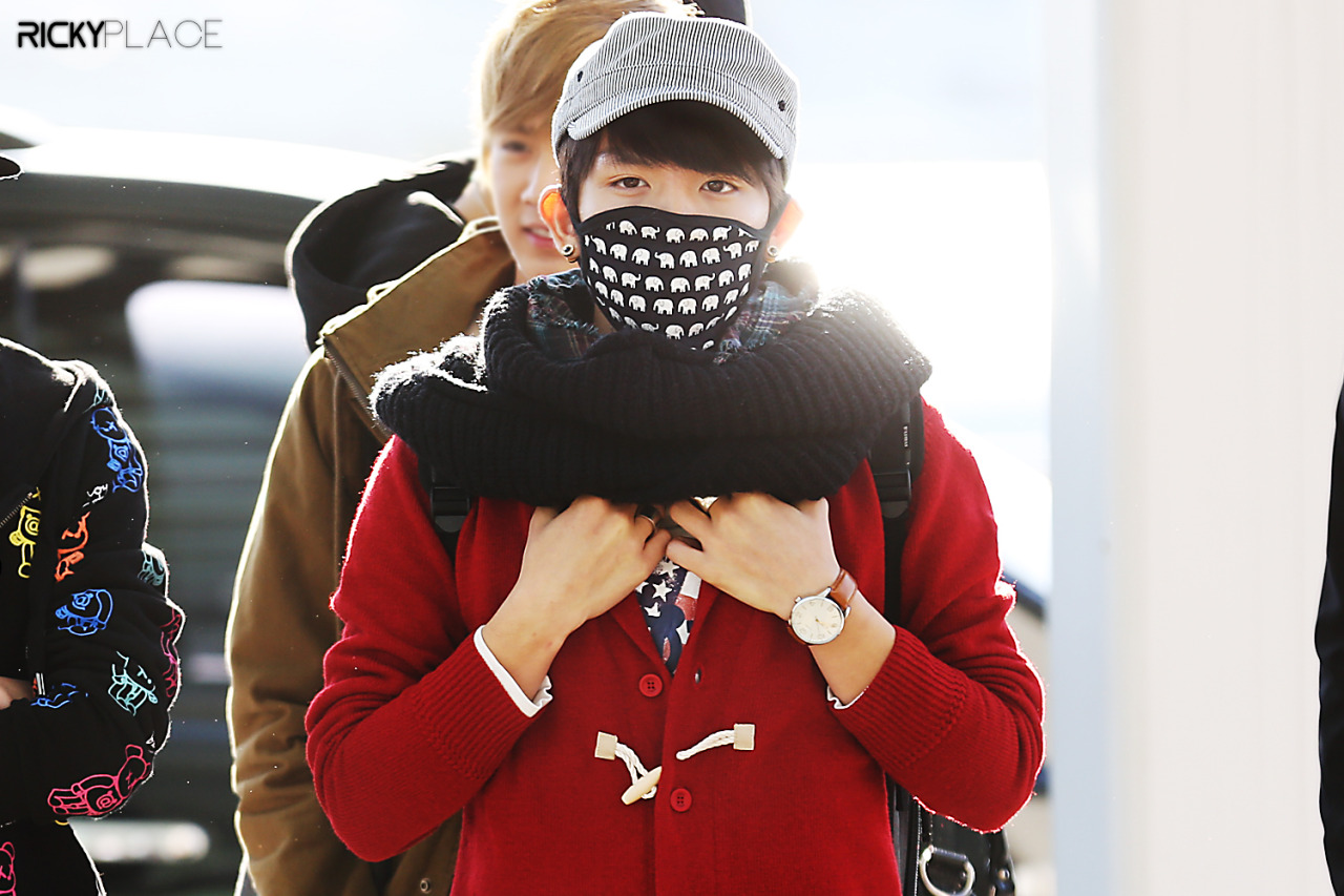 rickyfacts:  [PHOTOS] 121018 Ricky - Incheon Airport 