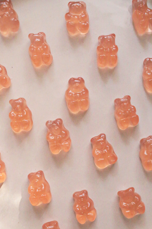 sweetoothgirl: ROSÉ SOAKED GUMMY BEARS