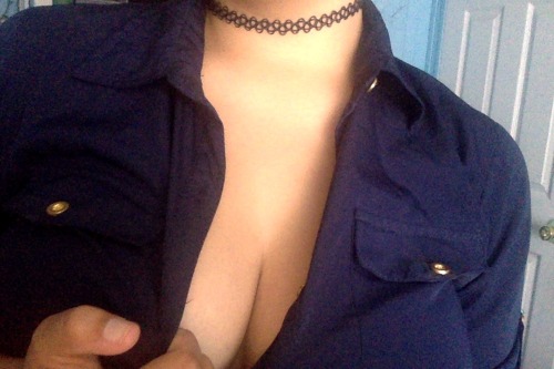 throbbing-passion:  I think my boobs are a little too big for this shirt