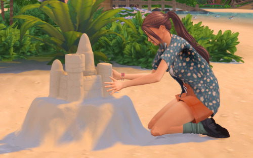 Beach Life Is Definitely Not The Hardest Thing Lolas Done In Her Life