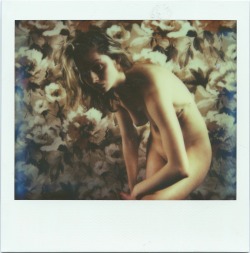 katlynart:  My favorite polaroid from ohthumbelina