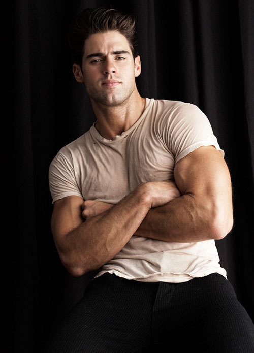 derriuspierre:  Chad White by Greg Vaughan 