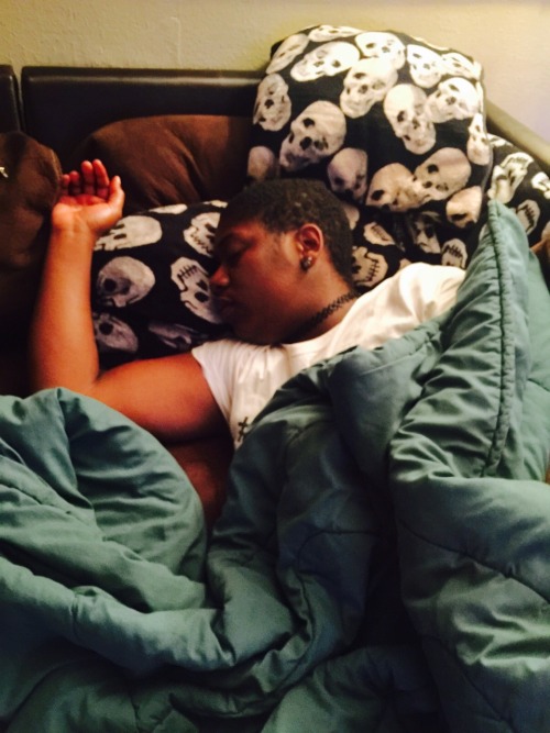 thedoghouse09:  Who’s the cutest little girl asleep right now?! Yes. You are. @iamapaperuniverse  I’m going to wake up one of these times lol