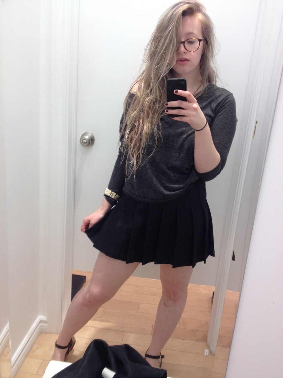 peppermintcamus:  emilyâ€™s changeroom adventures pt II ft messy hair  Submit