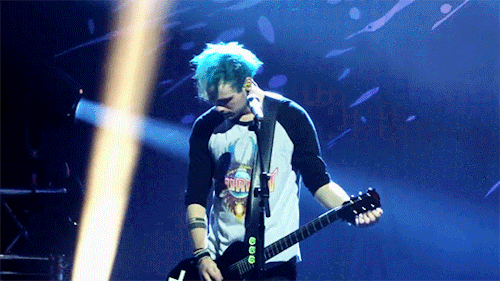 mashlum:all your screaming whispers, slip right through my fingers // but these memories linger on