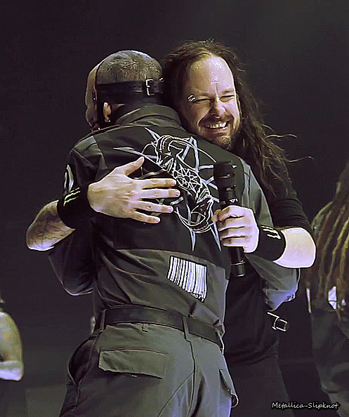 metallica-slipknot:  #hugday 