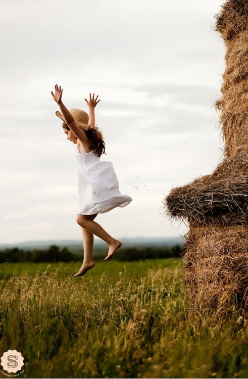 Fonte Flickr - Farm Jump by Shannon Lepere 5918655198_139d036264_bPosted tinamotta.tumblr.com