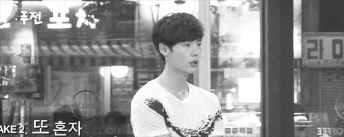 blackm-92:  In Lee Jong Suk’s Mind : - What the fuck is this ?  -What the fuck is that ? -Who the fuck are you ?    Haha Poor lost puppy ! ^^